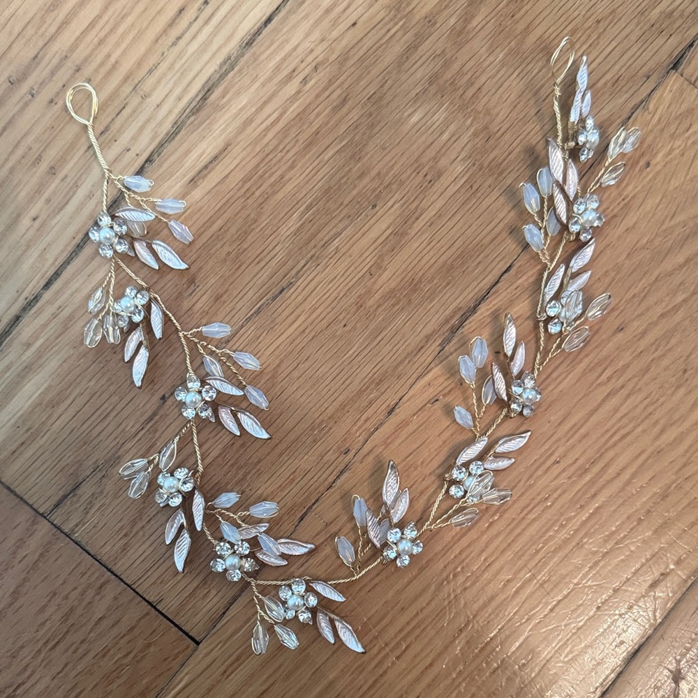 NEW Gold and White Leaf Hair Accessory